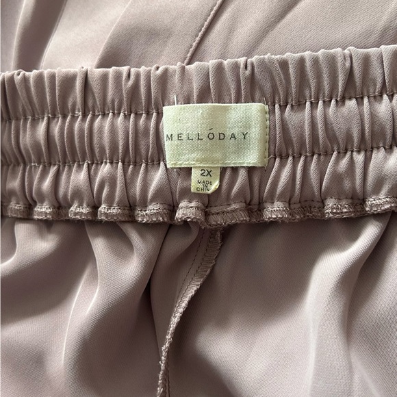 Plus size, two pieces, pants and short-sleeved shirt. - Picture 2 of 8